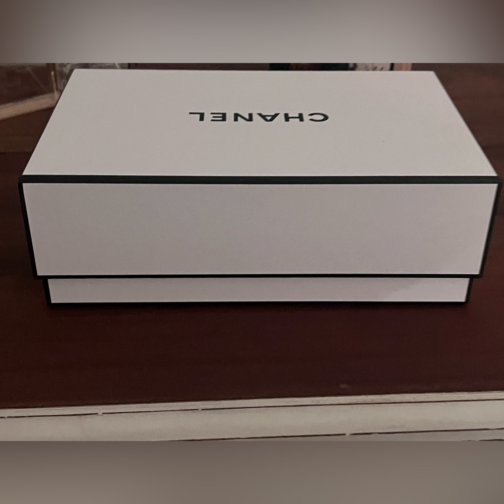 Chanel Box - Picture 4 of 5
